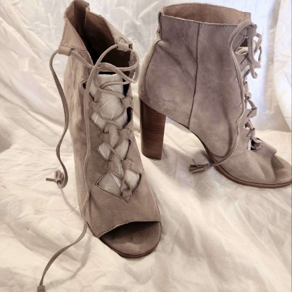 Frye Gabby ghillie lace up suede booties